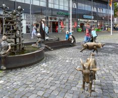 12 Kinderbrunnen auf dem Schiffbrückenplatz