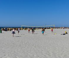 14 Beachvolleyball am Strand