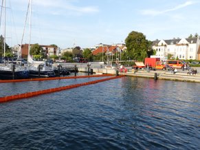 Schwanen-Rennstrecke im Laboer Hafenbecken