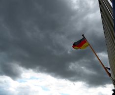 22 Sonntag Fahrt nach Kiel mit dunklen Wolken