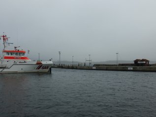 dichter Nebel über der Kieler Förde aber der Seenotkreuzer BERLIN ist immer einsatzbereit
